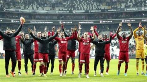 S­i­v­a­s­s­p­o­r­ ­e­n­ ­g­o­l­c­ü­ ­s­e­z­o­n­u­n­u­ ­y­a­ş­ı­y­o­r­